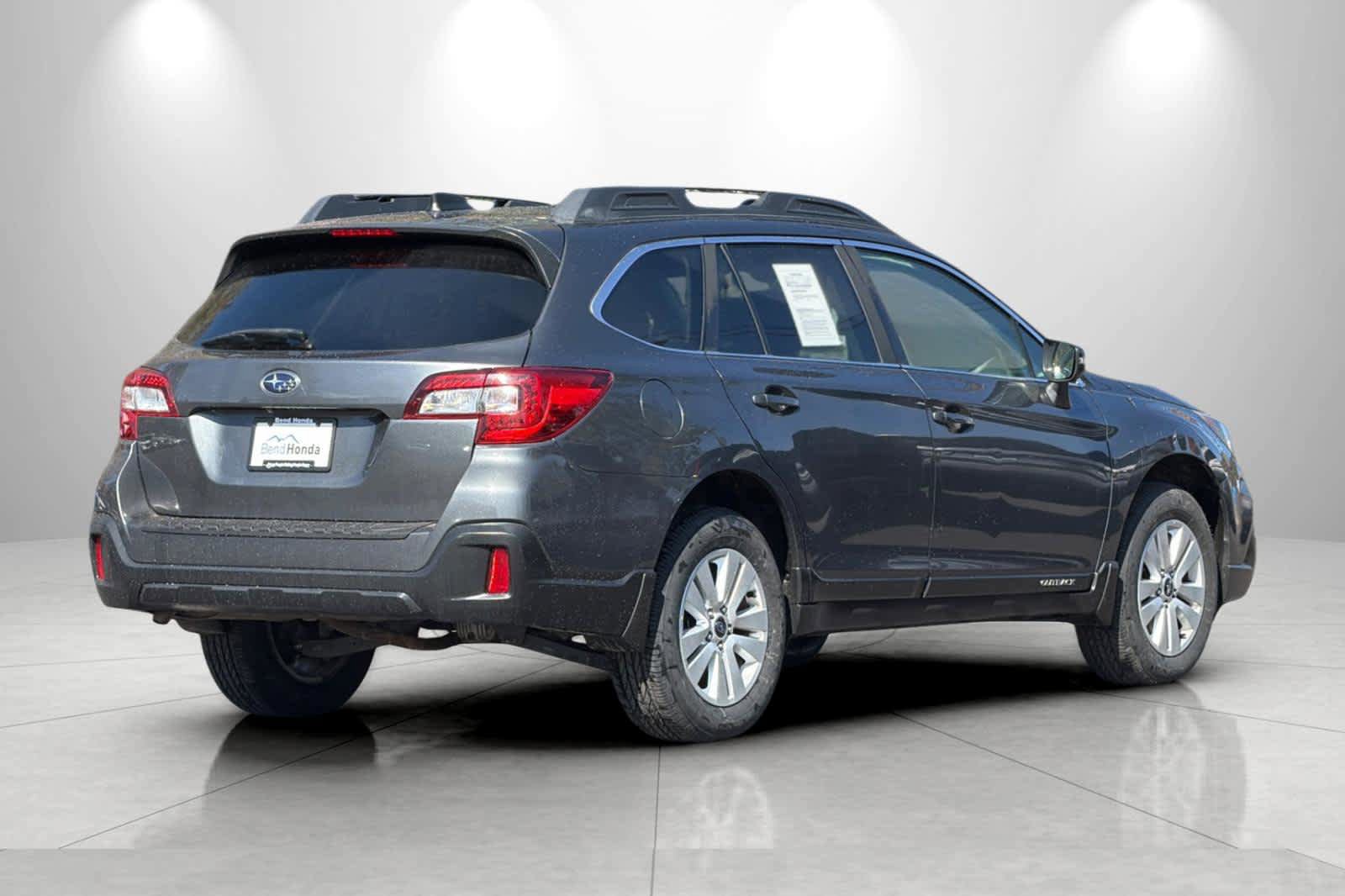Used 2018 Subaru Outback 2.5i Premium AWD/4WD image 2