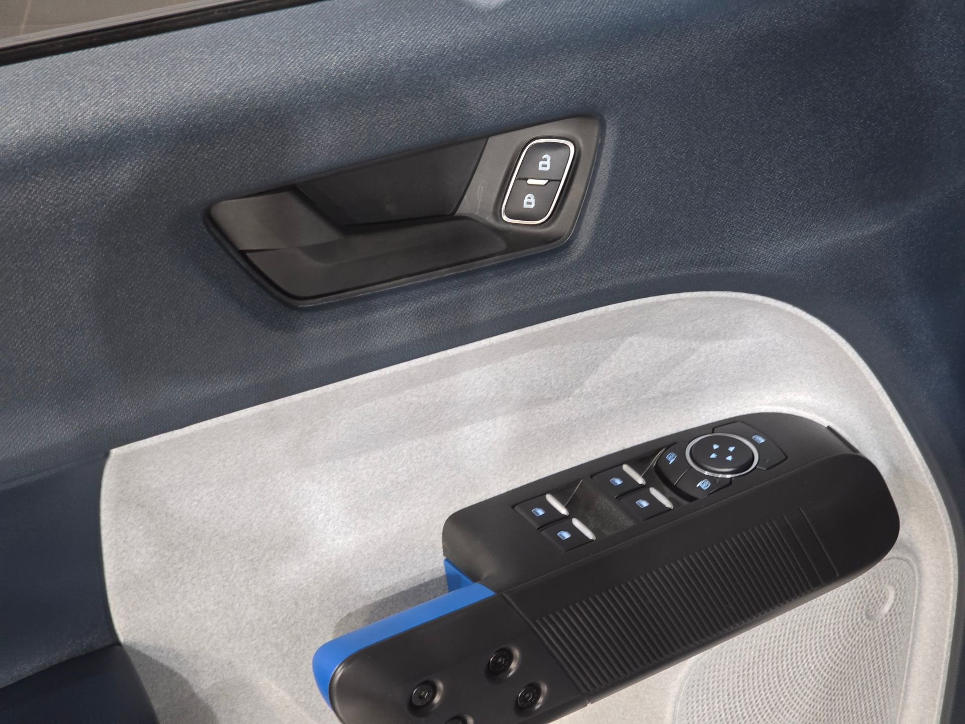 New 2025 Ford Maverick XLT image 16