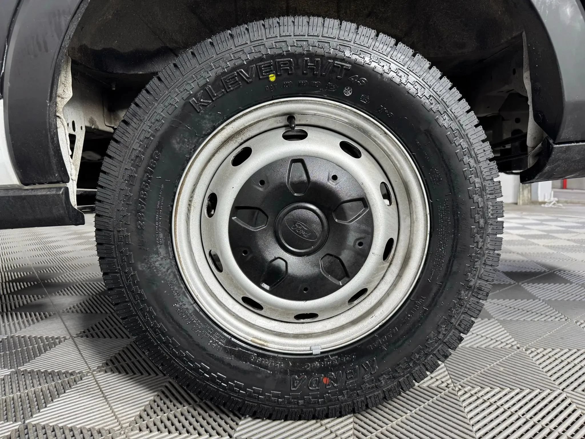 Used 2019 Ford Transit 250 148 Low Roof RWD image 34