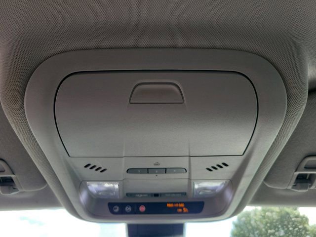 Used 2020 GMC Terrain SLT w/ Preferred Package image 33