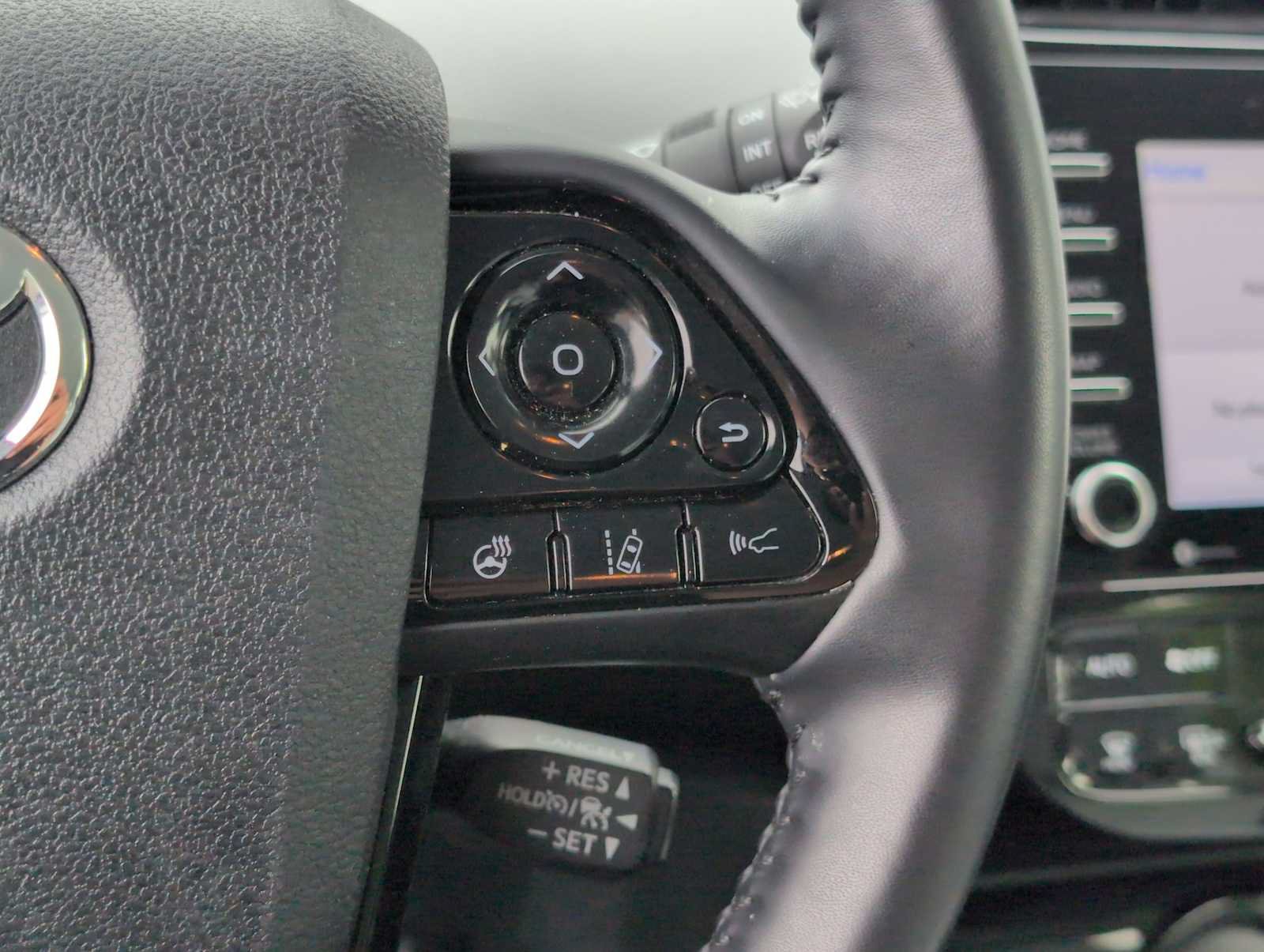 Used 2022 Toyota Prius XLE AWD/4WD image 23