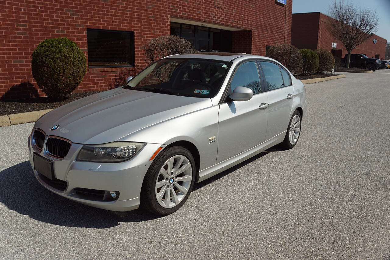 Used 2011 BMW 328i xDrive Sedan image 1