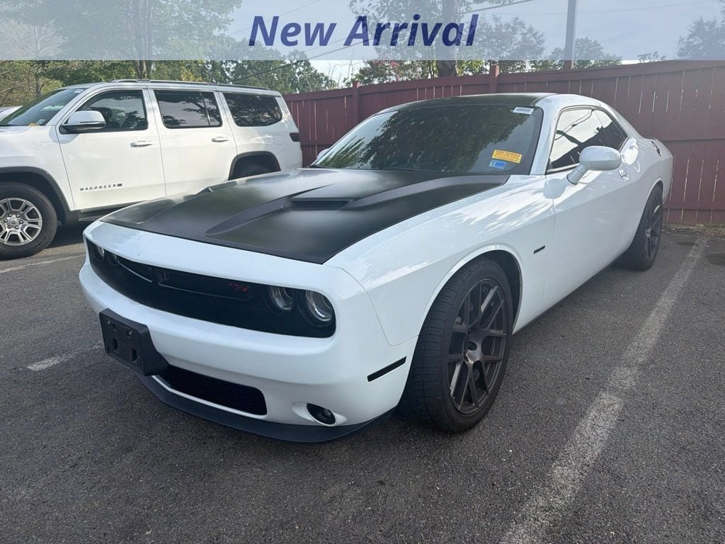 Used 2016 Dodge Challenger R/T RWD video 1