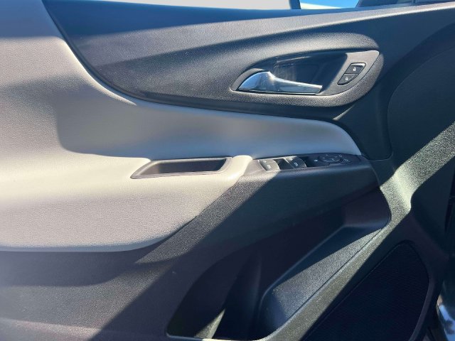 Used 2020 Chevrolet Equinox LS FWD image 17