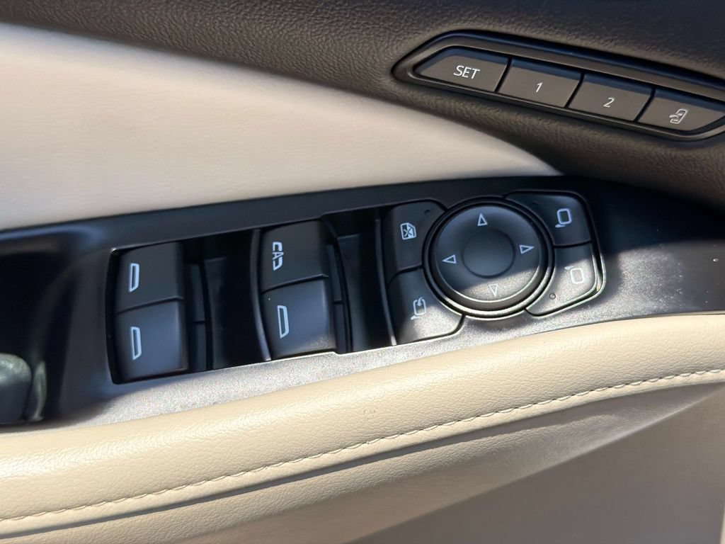 Used 2024 Buick Enclave Avenir FWD image 21