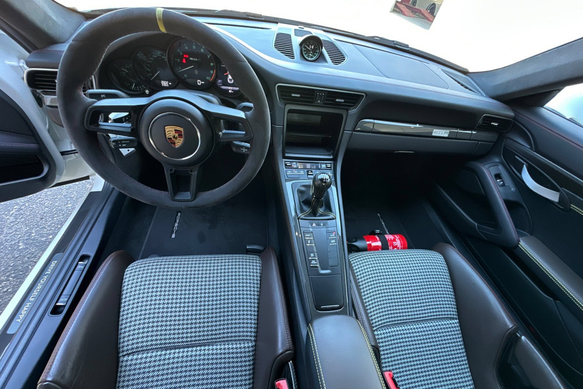 Certified 2016 Porsche 911 R RWD image 6