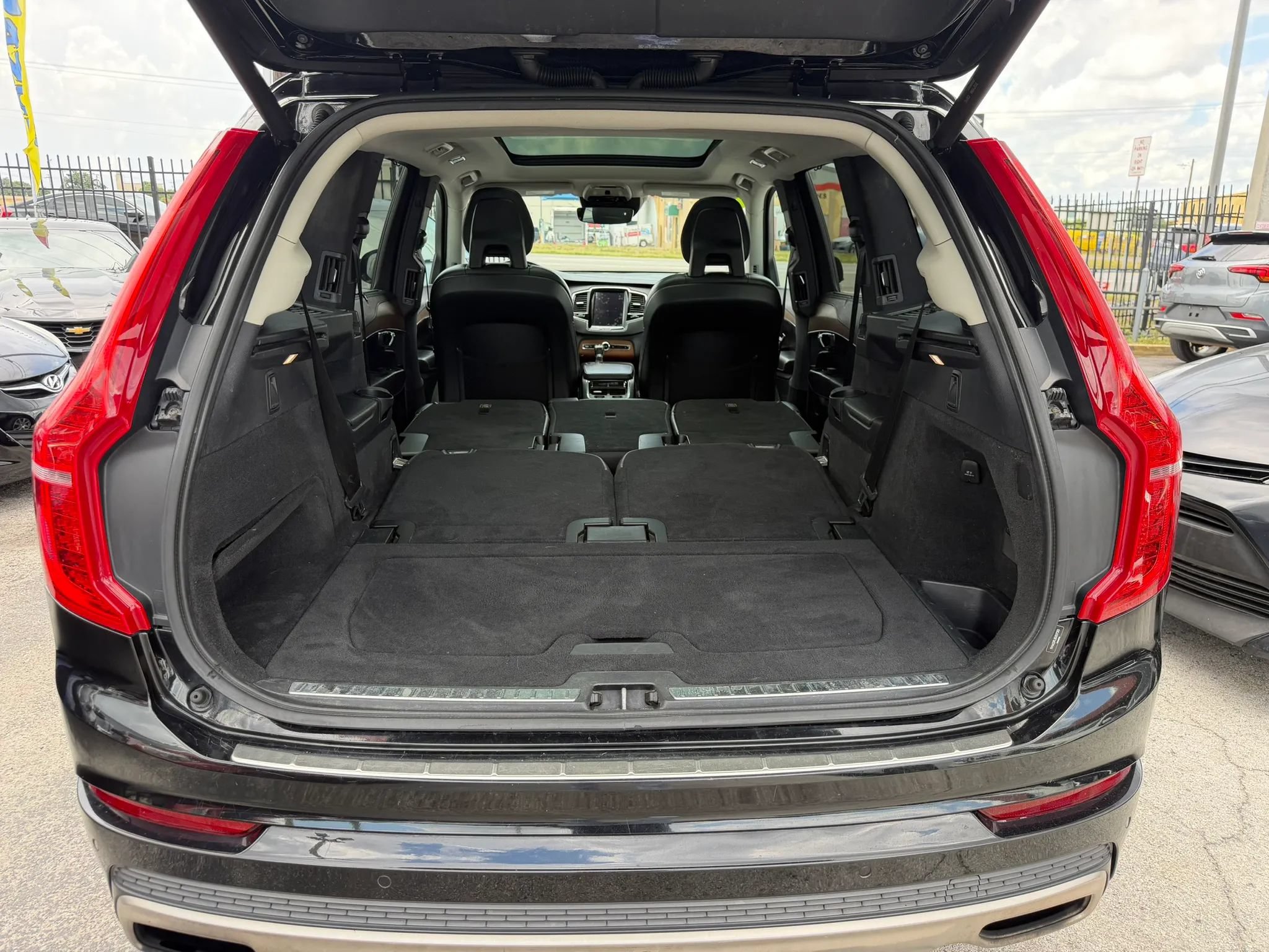 Used 2016 Volvo XC90 T6 Inscription AWD/4WD image 17