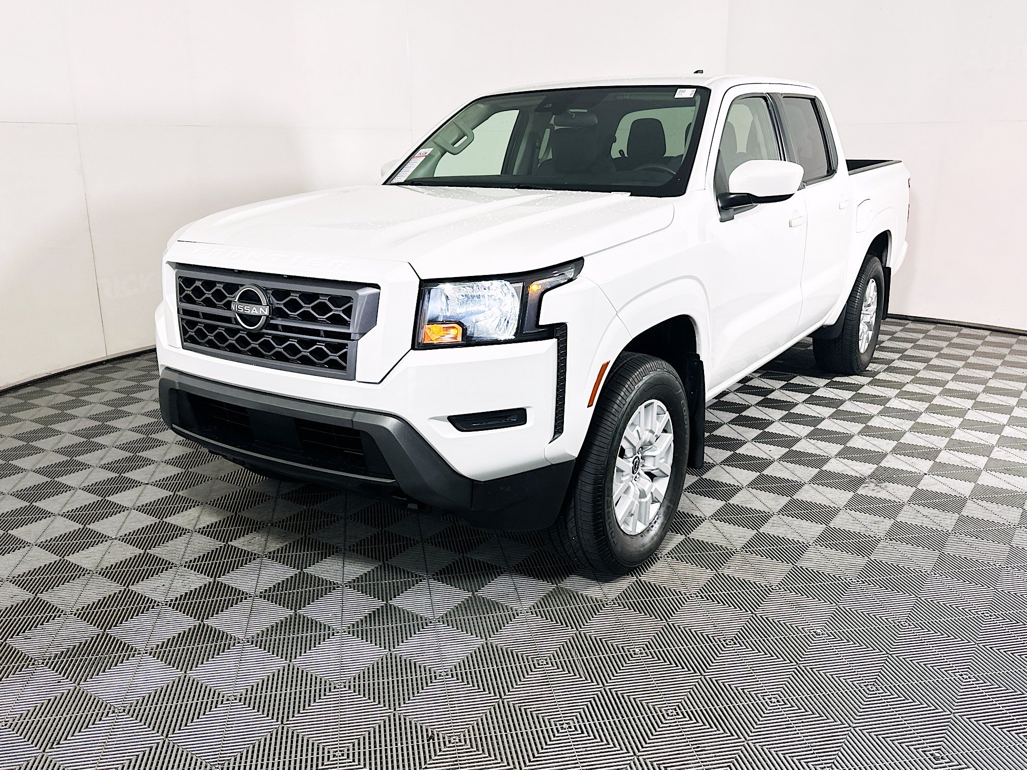 Used 2023 Nissan Frontier SV AWD/4WD image 7