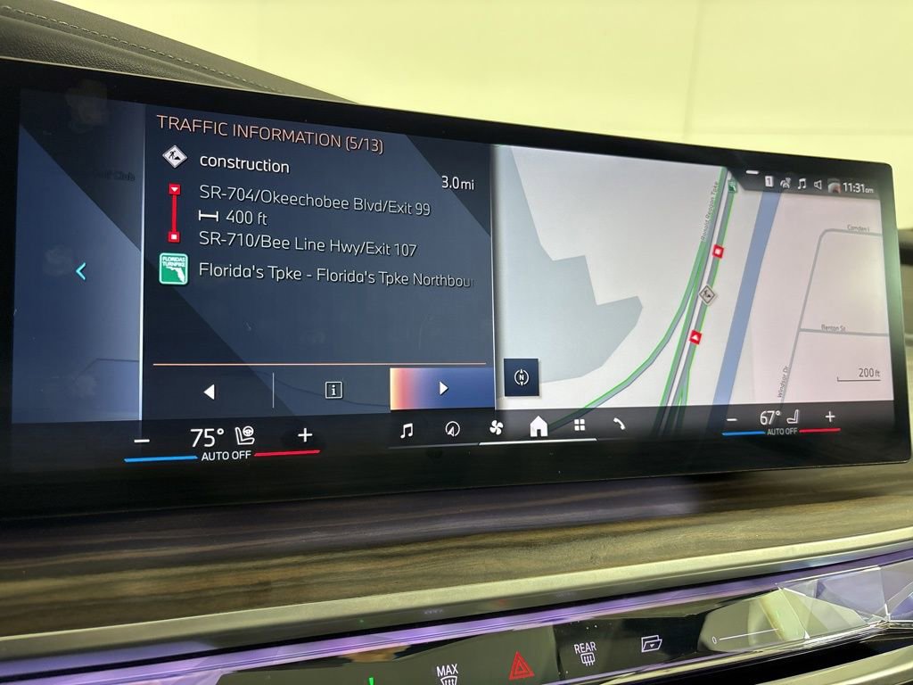 Used 2024 BMW 760i xDrive w/ Executive Package image 30