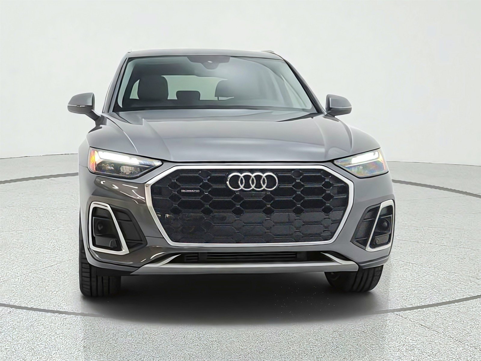 Used 2023 Audi Q5 2.0T Premium Plus w/ Premium Plus Package AWD/4WD image 2