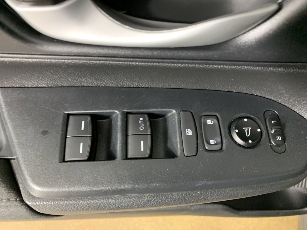 Used 2019 Honda CR-V LX image 14