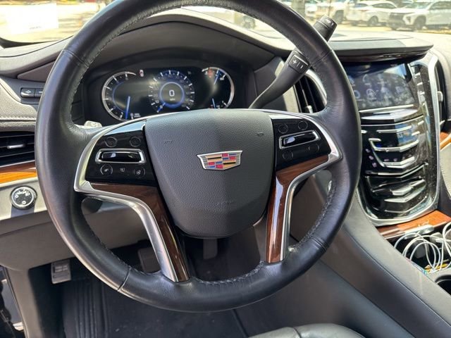 Used 2020 Cadillac Escalade Luxury RWD image 13