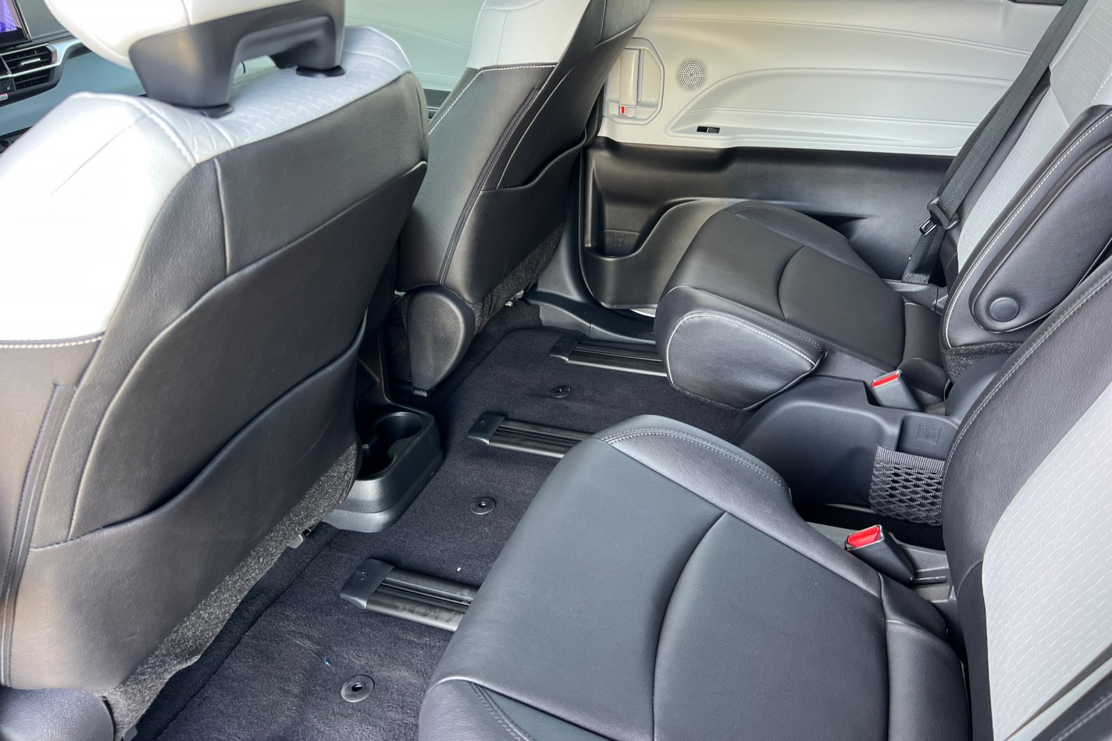 New 2026 Toyota Sienna XSE AWD/4WD image 14