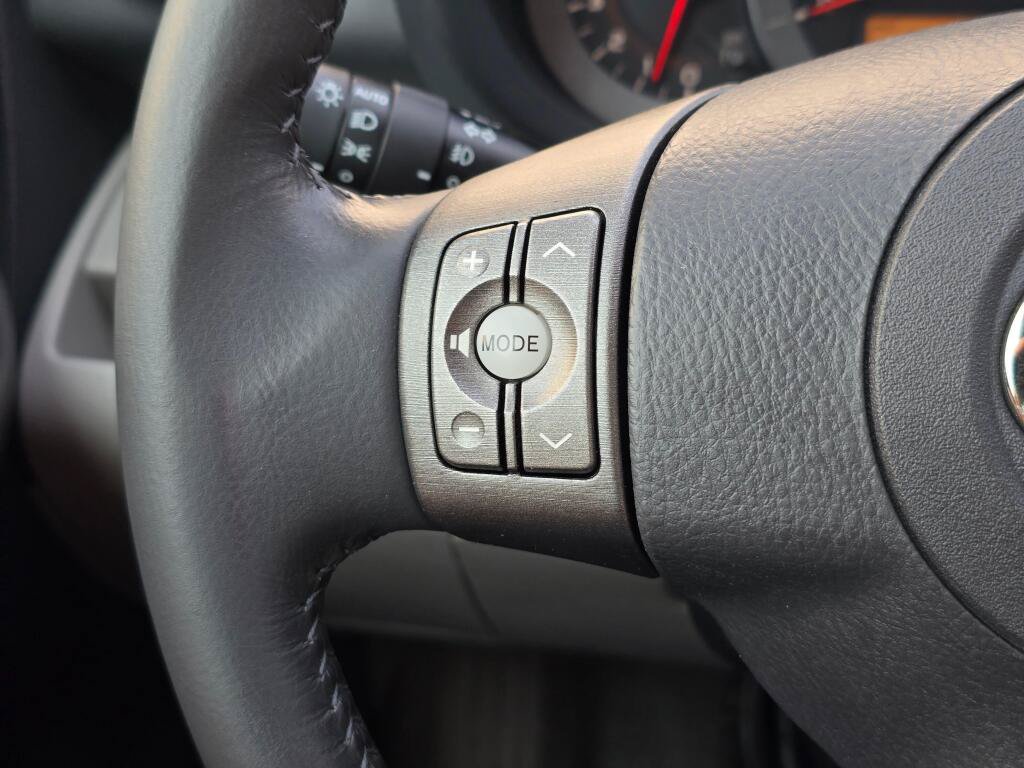 Used 2011 Toyota RAV4 Limited AWD/4WD image 29