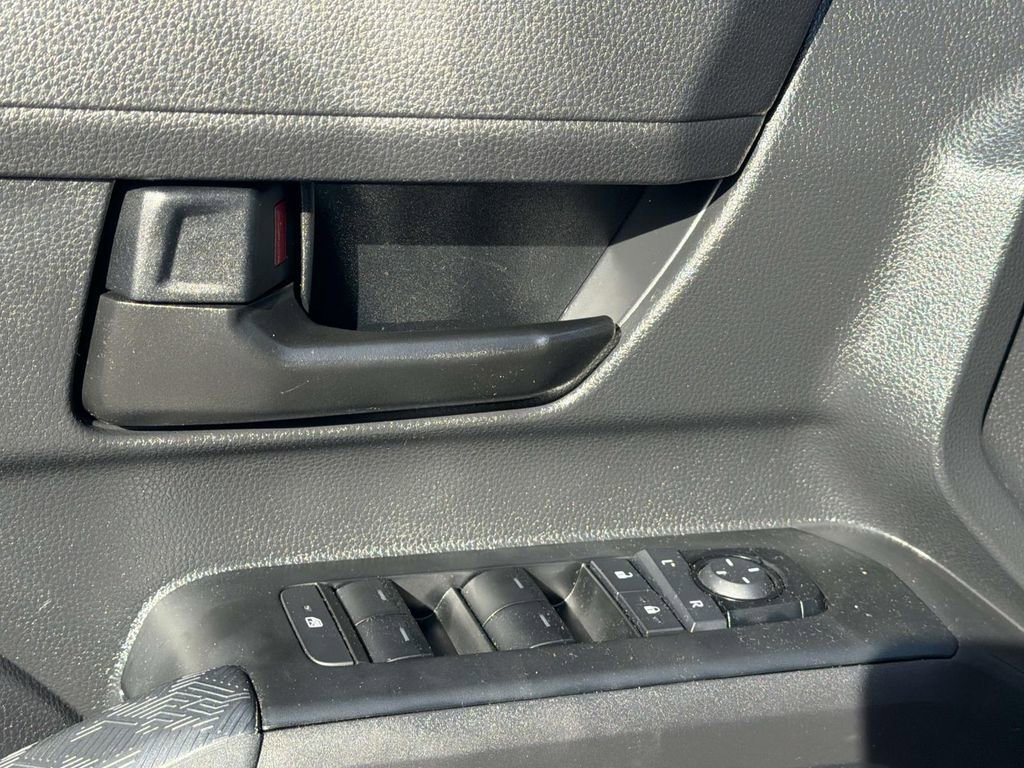 Certified 2025 Toyota Tacoma SR5 image 23