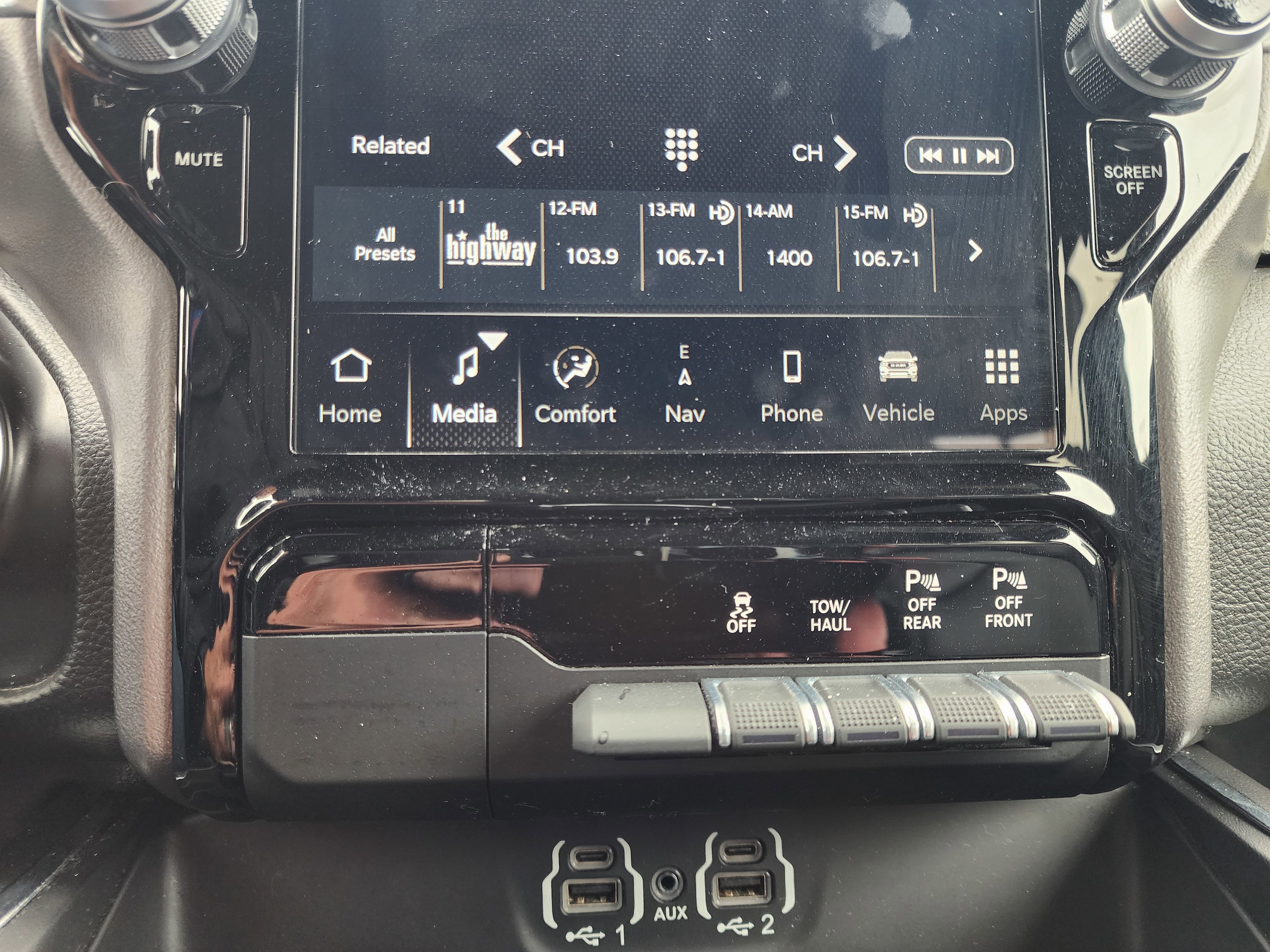 Used 2023 RAM 1500 Laramie AWD/4WD image 25