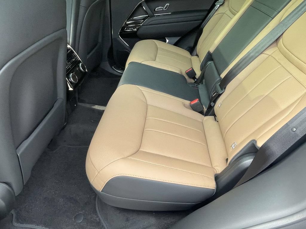 New 2026 Land Rover Range Rover Sport Dynamic SE AWD/4WD image 16