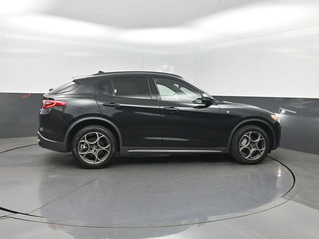 Used 2023 Alfa Romeo Stelvio Ti AWD/4WD image 29