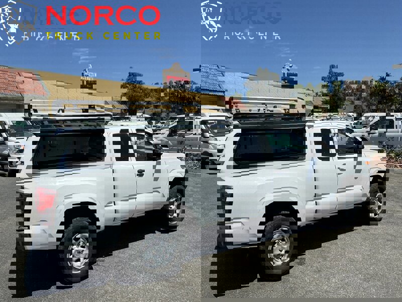 Used 2020 Toyota Tacoma SR image 2