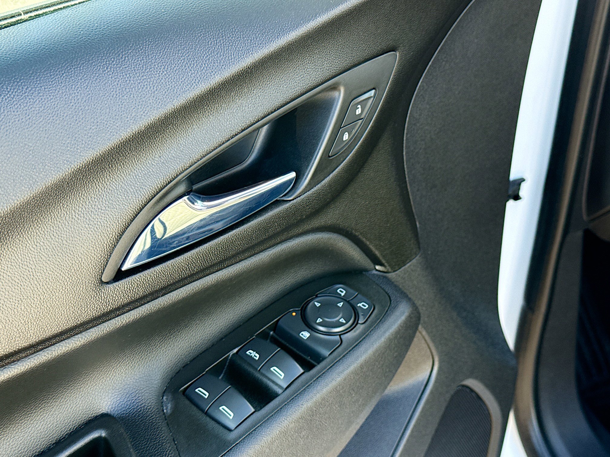 Used 2021 Chevrolet Equinox LT image 8