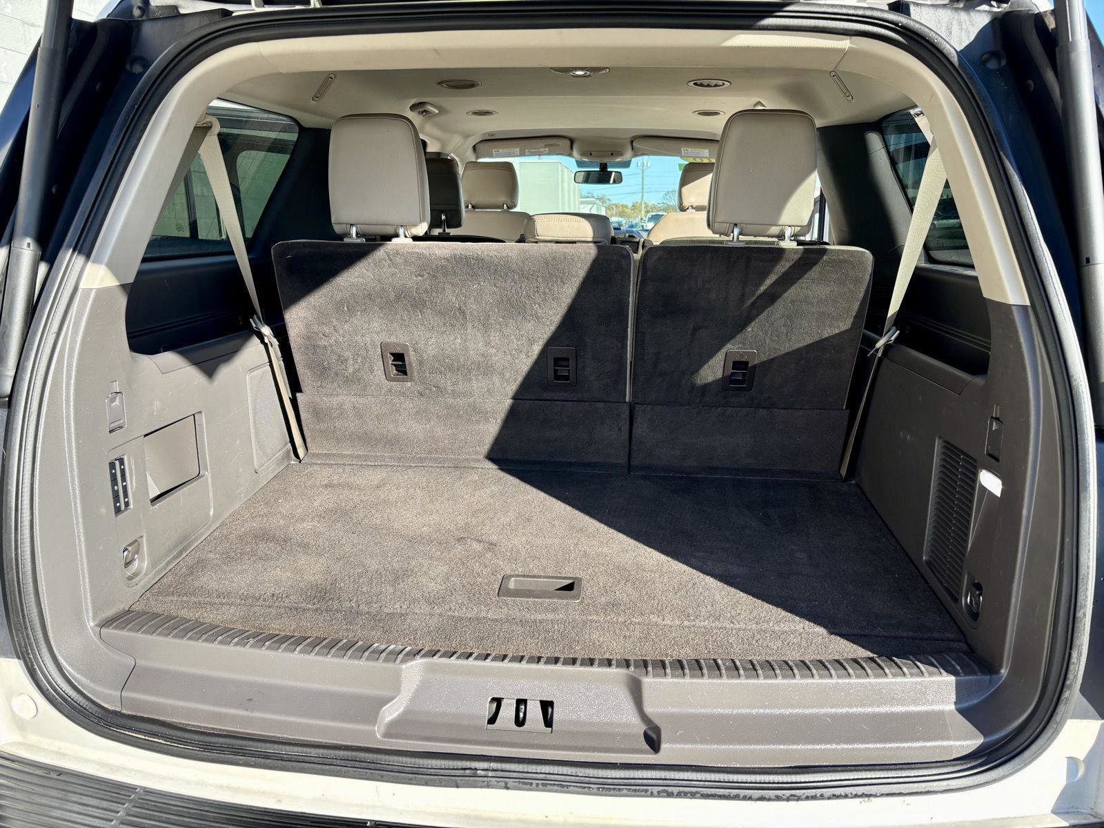 Used 2018 Ford Expedition Max Limited image 11