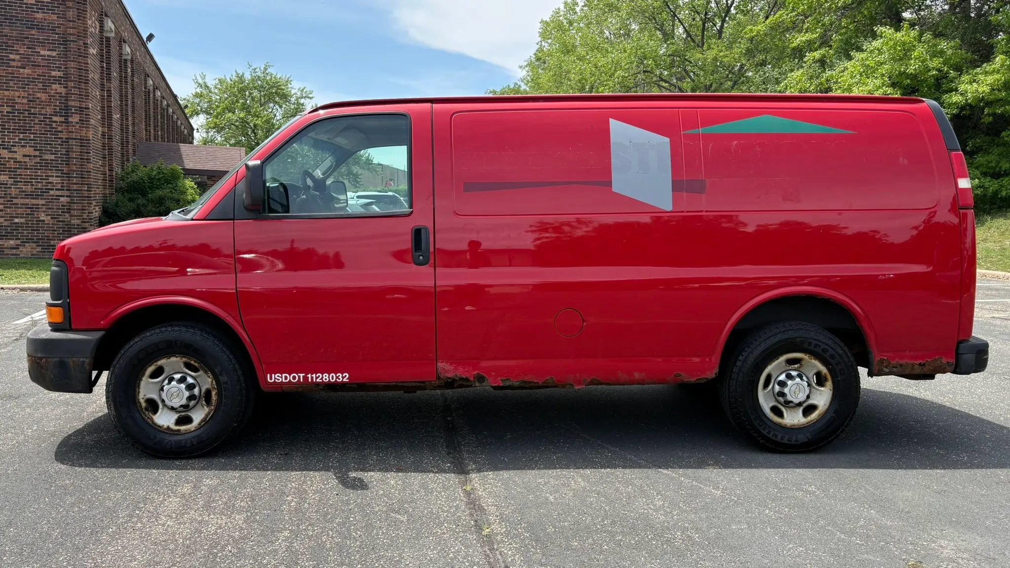 Used 2011 Chevrolet Express 2500 RWD image 5