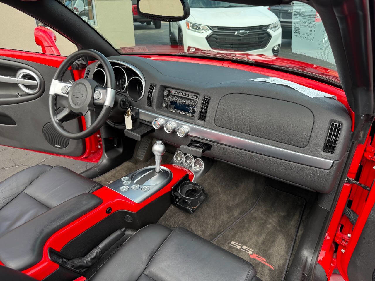 Used 2004 Chevrolet SSR w/ Preferred Equipment Group RWD image 22