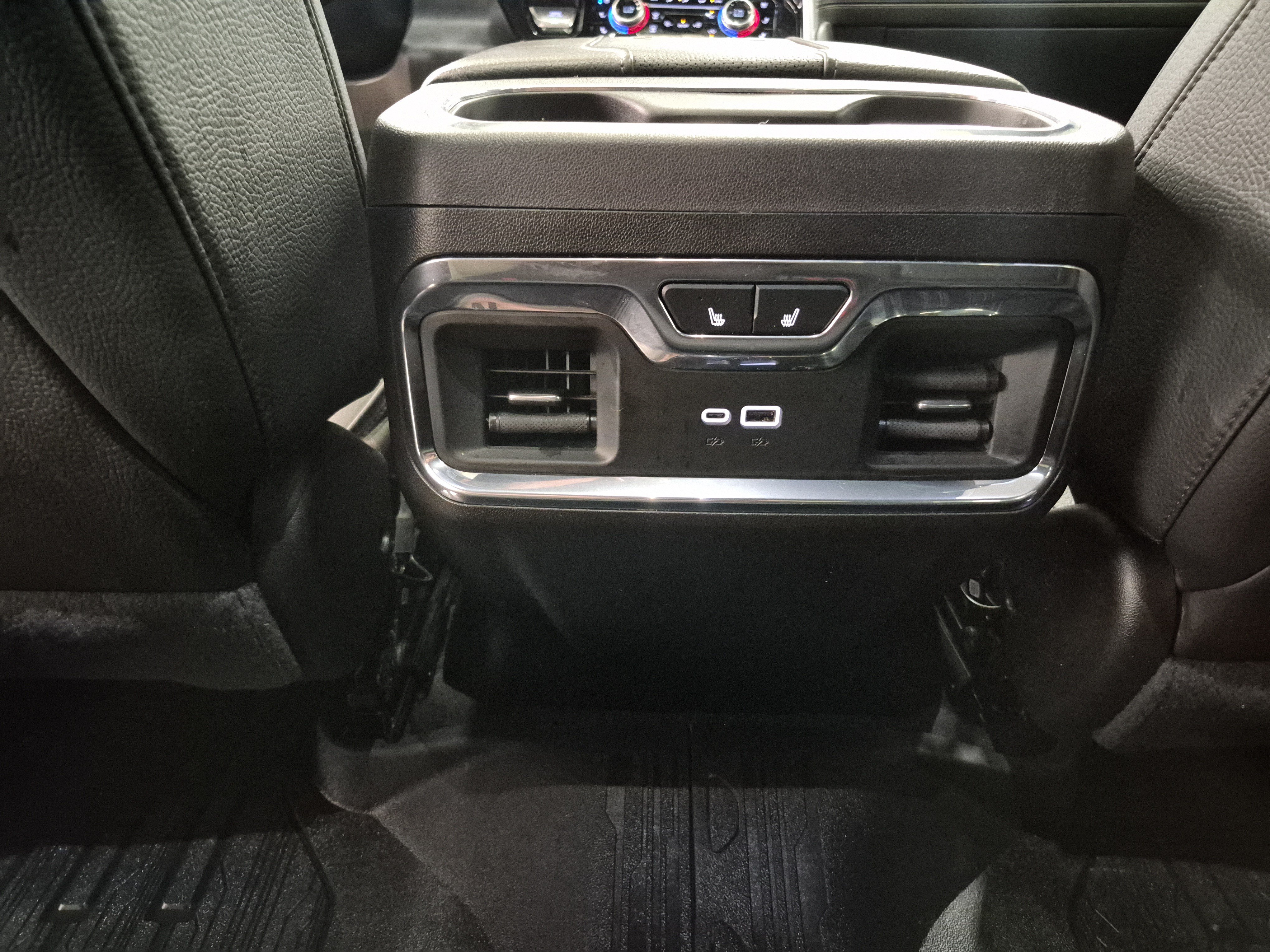 Used 2024 GMC Sierra 3500 Denali w/ Denali Reserve Package AWD/4WD image 19