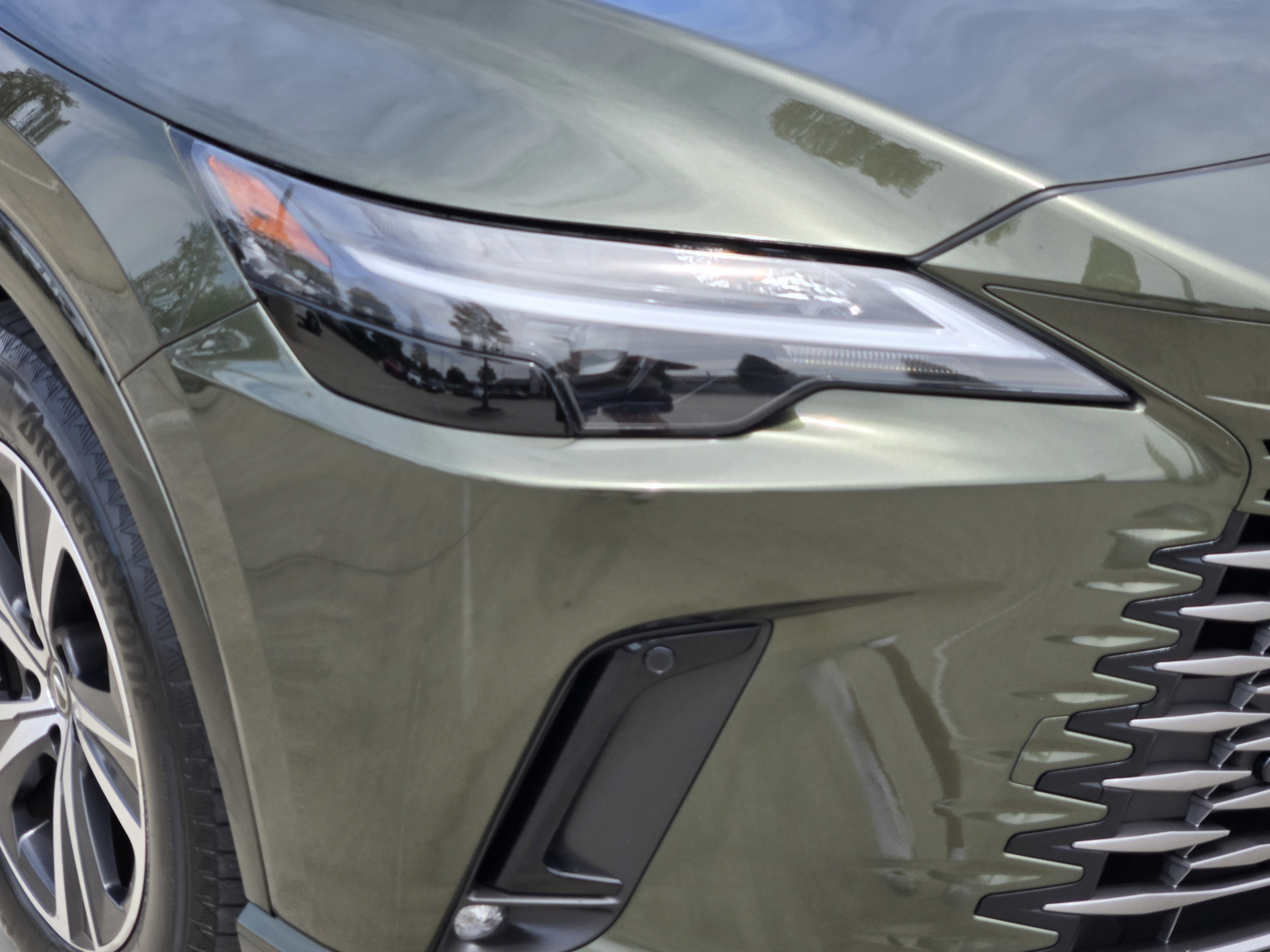 Used 2025 Lexus RX 350 Premium w/ Accessory Package (Z1) FWD image 33