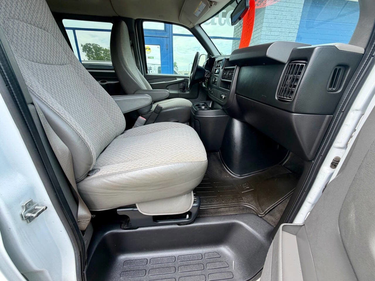 Used 2013 Chevrolet Express 3500 LT w/ LT Preferred Equipment Group RWD image 26