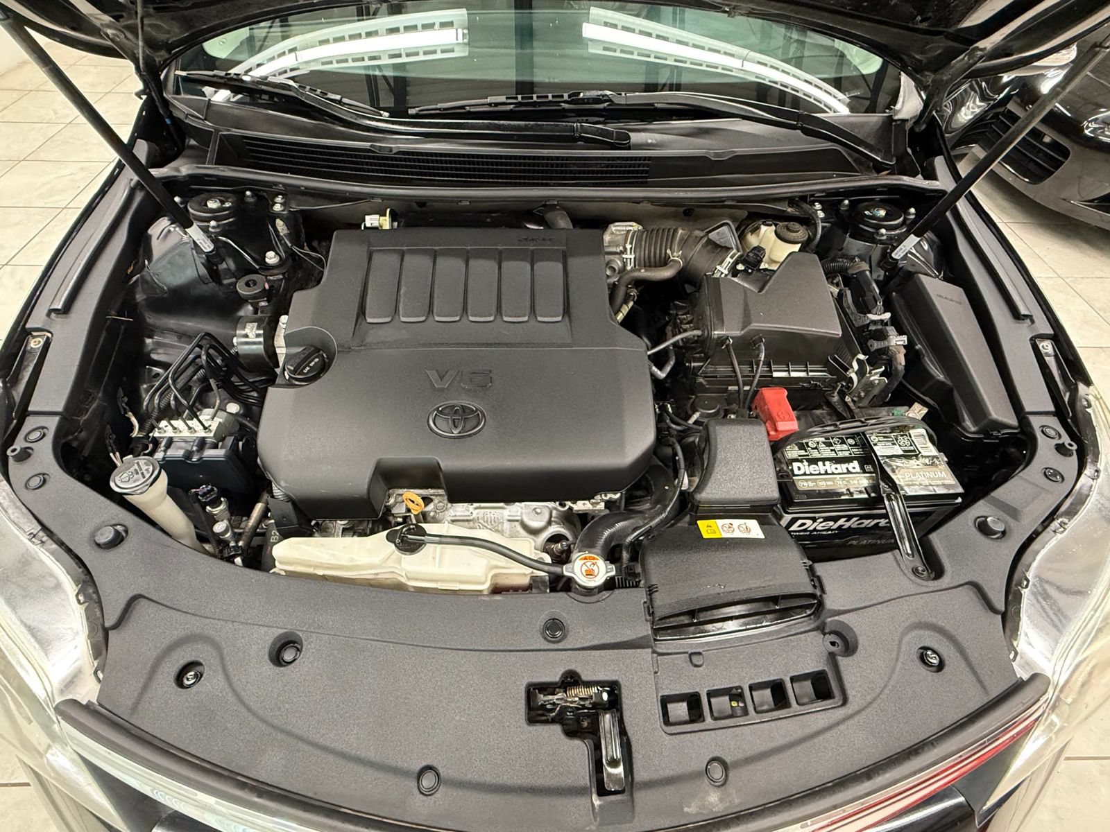Used 2018 Toyota Avalon XLE Premium FWD image 37