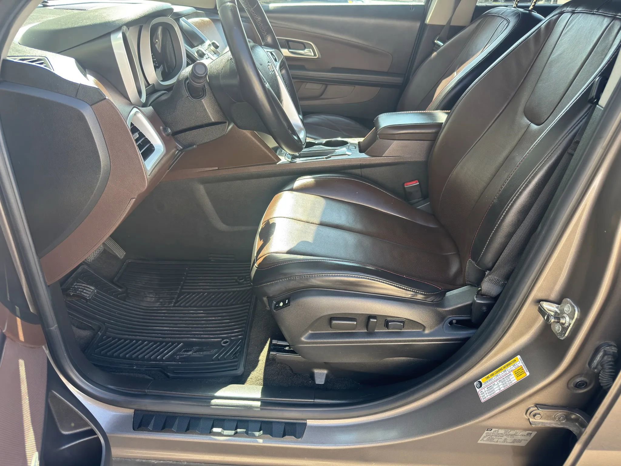 Used 2011 Chevrolet Equinox LTZ w/ LPO, Protection Package AWD/4WD image 6