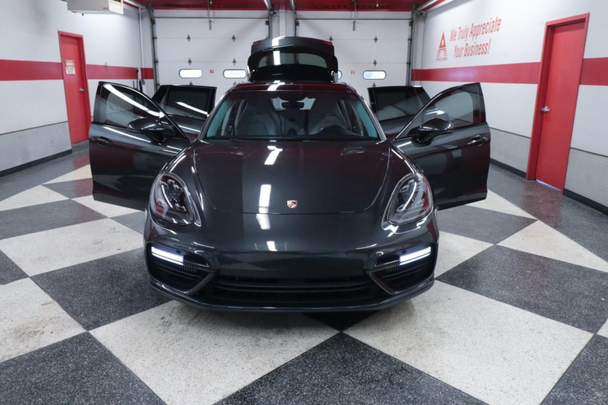 Used 2018 Porsche Panamera Turbo Sport Turismo AWD/4WD image 31