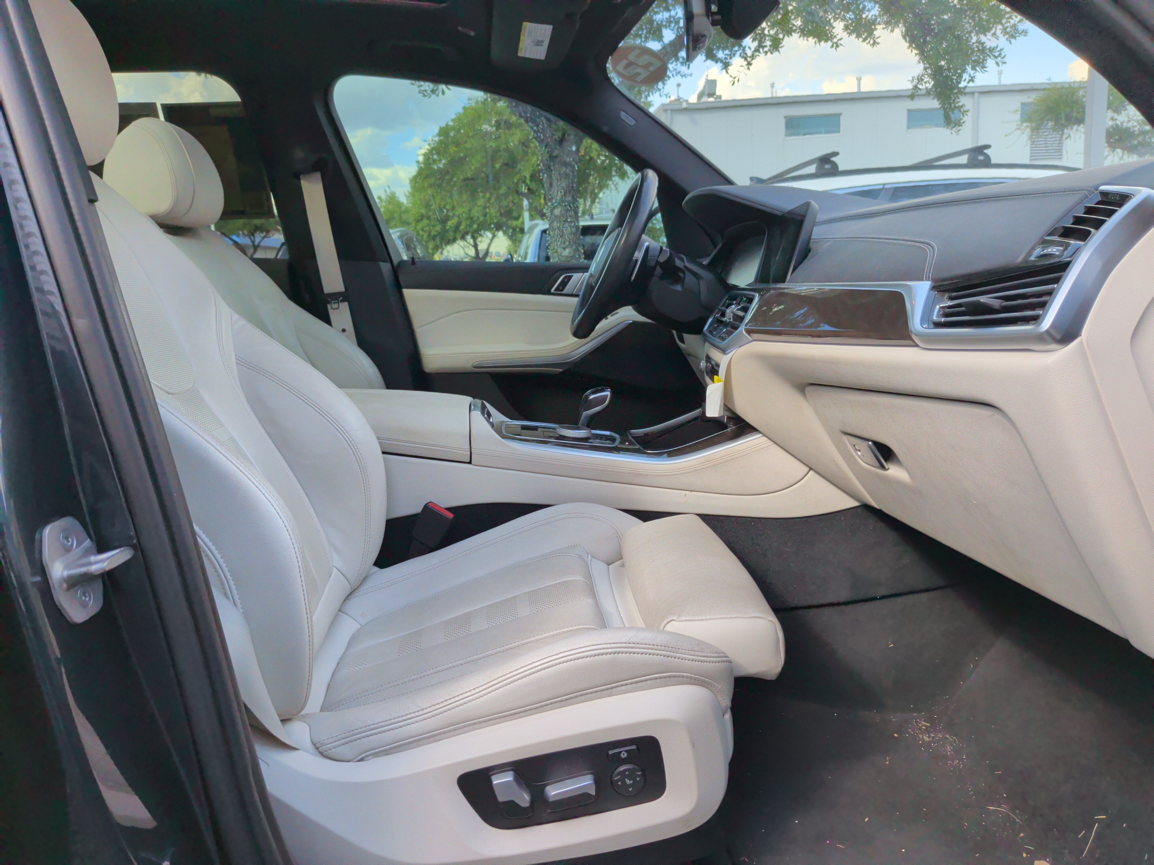 Used 2022 BMW X5 sDrive40i w/ M Sport Package RWD image 34