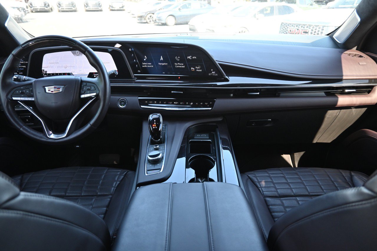 Certified 2023 Cadillac Escalade ESV Sport Platinum AWD/4WD image 9