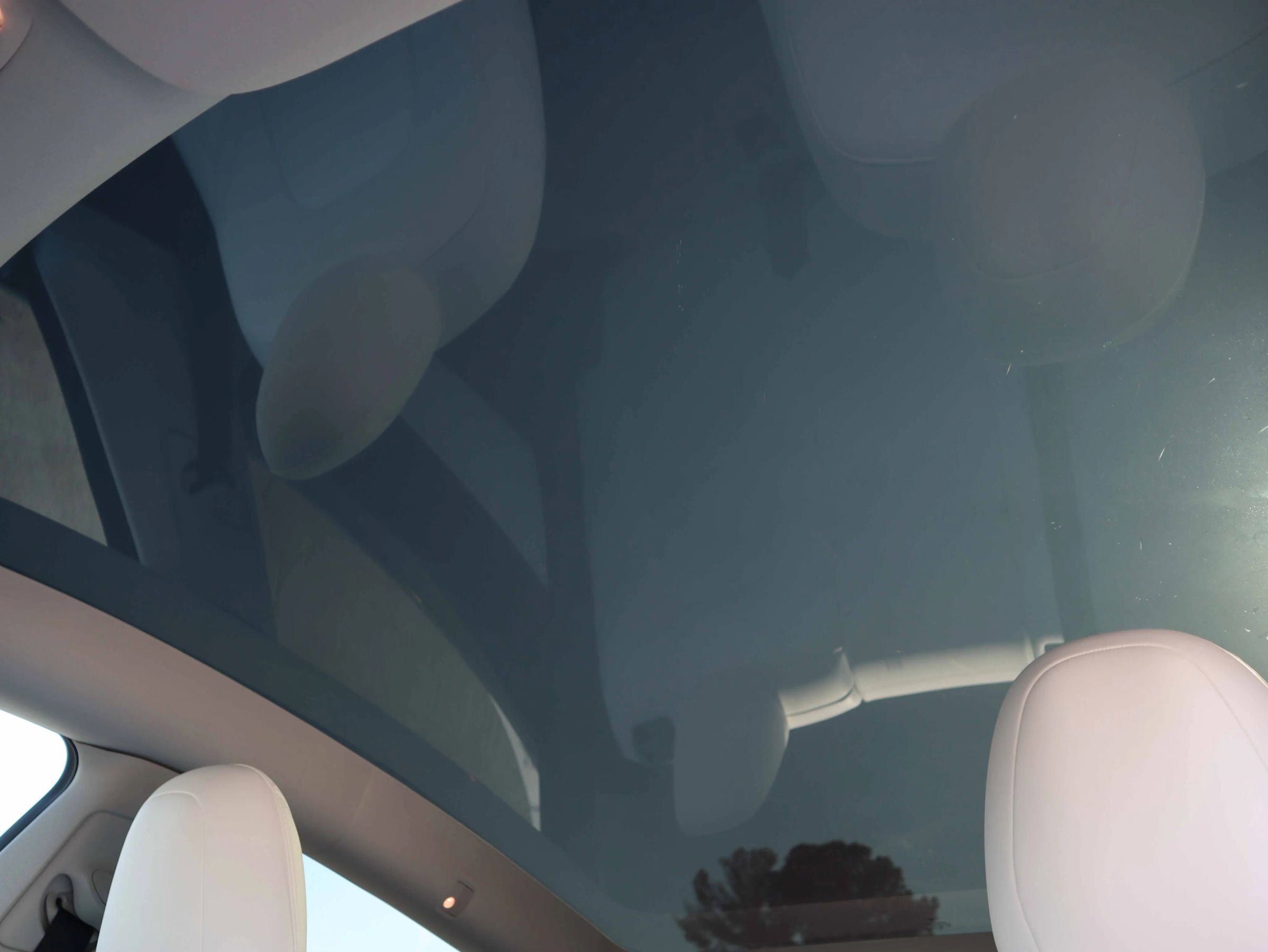 Used 2022 Tesla Model Y Long Range image 4