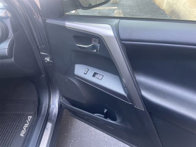 Used 2018 Toyota RAV4 XLE AWD/4WD image 47