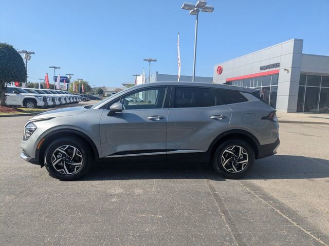 Used 2025 Kia Sportage LX image 6
