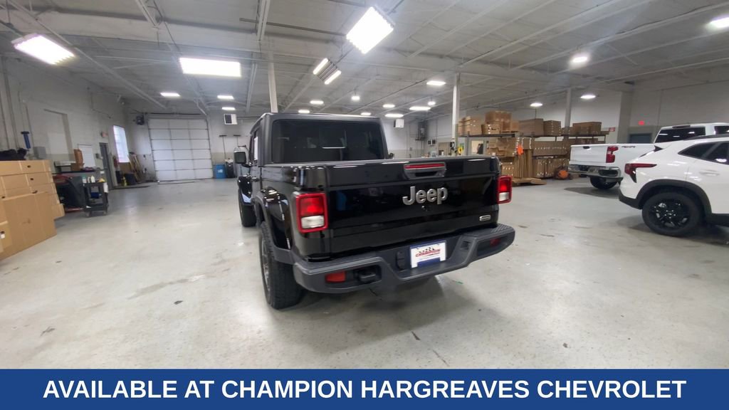 Used 2023 Jeep Gladiator Overland image 9