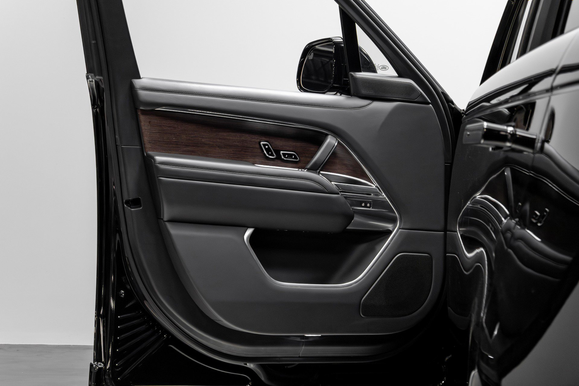 Used 2023 Land Rover Range Rover Autobiography image 52