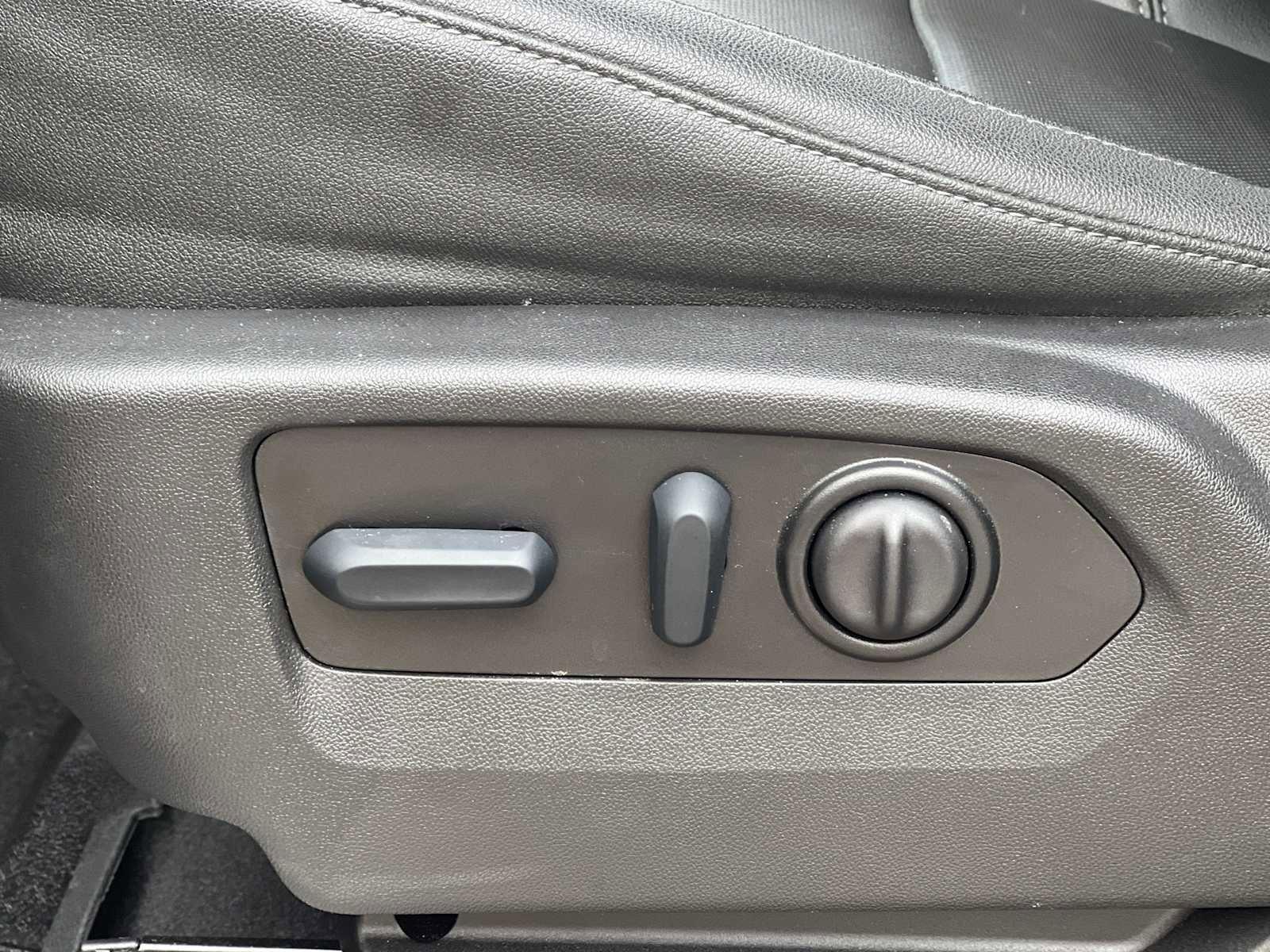 Used 2022 Chevrolet Silverado 2500 LTZ w/ LTZ Plus Package image 23