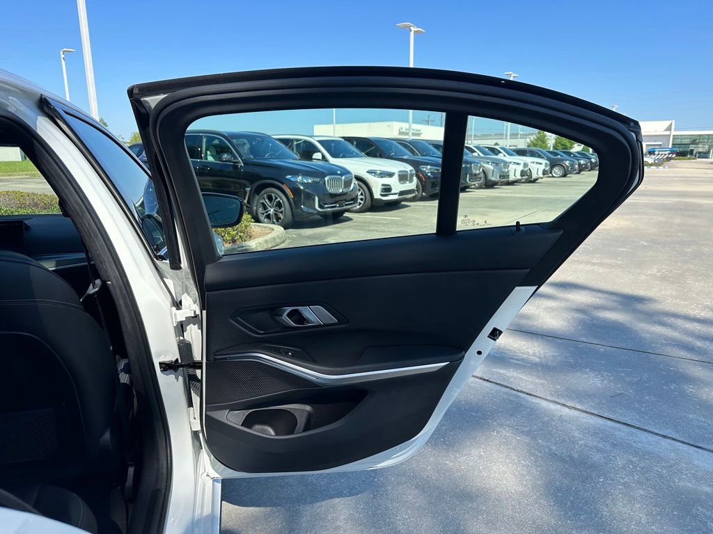 Certified 2023 BMW 330i Sedan w/ M Sport Package RWD image 30