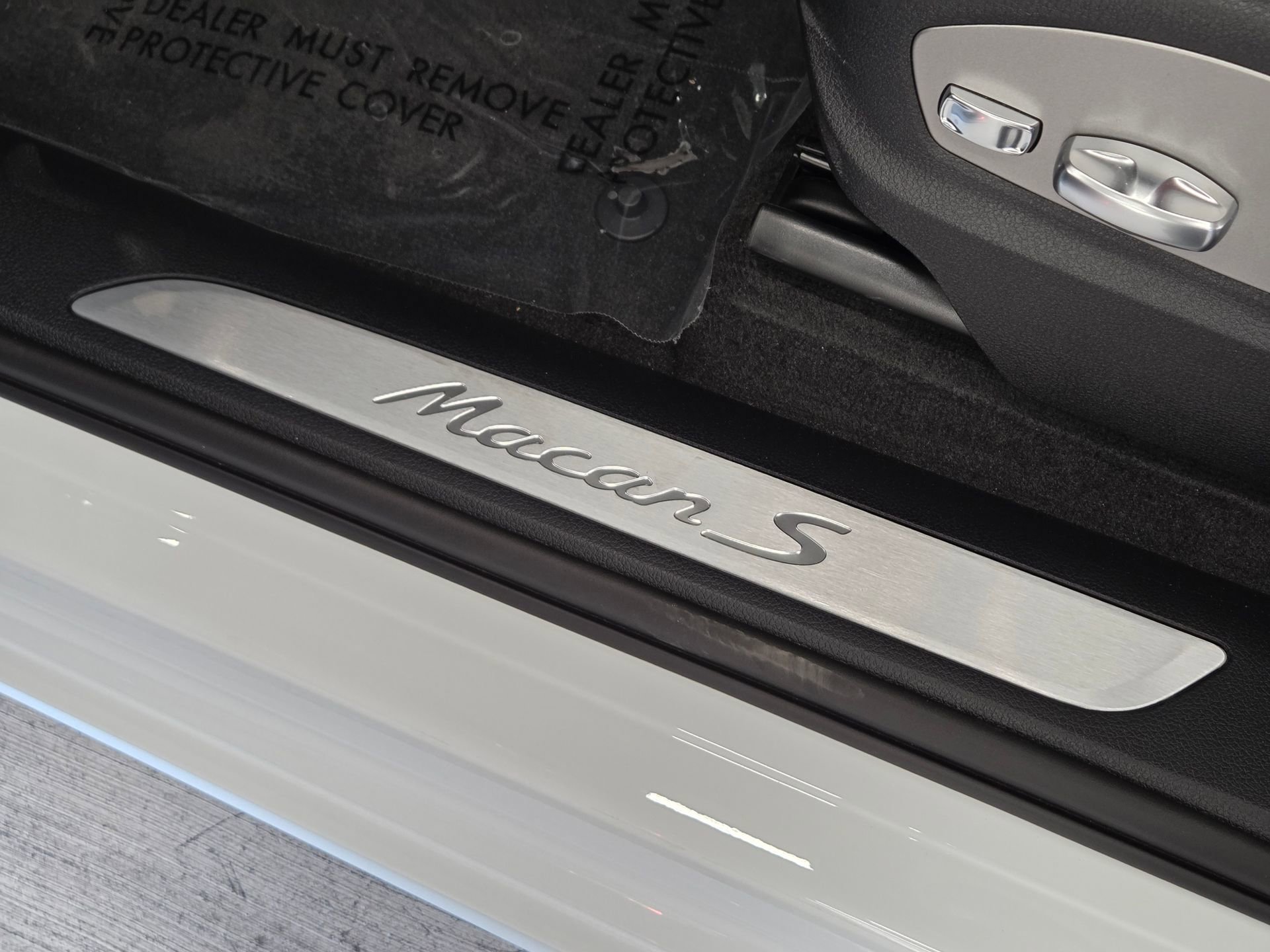 New 2026 Porsche Macan S AWD/4WD image 17