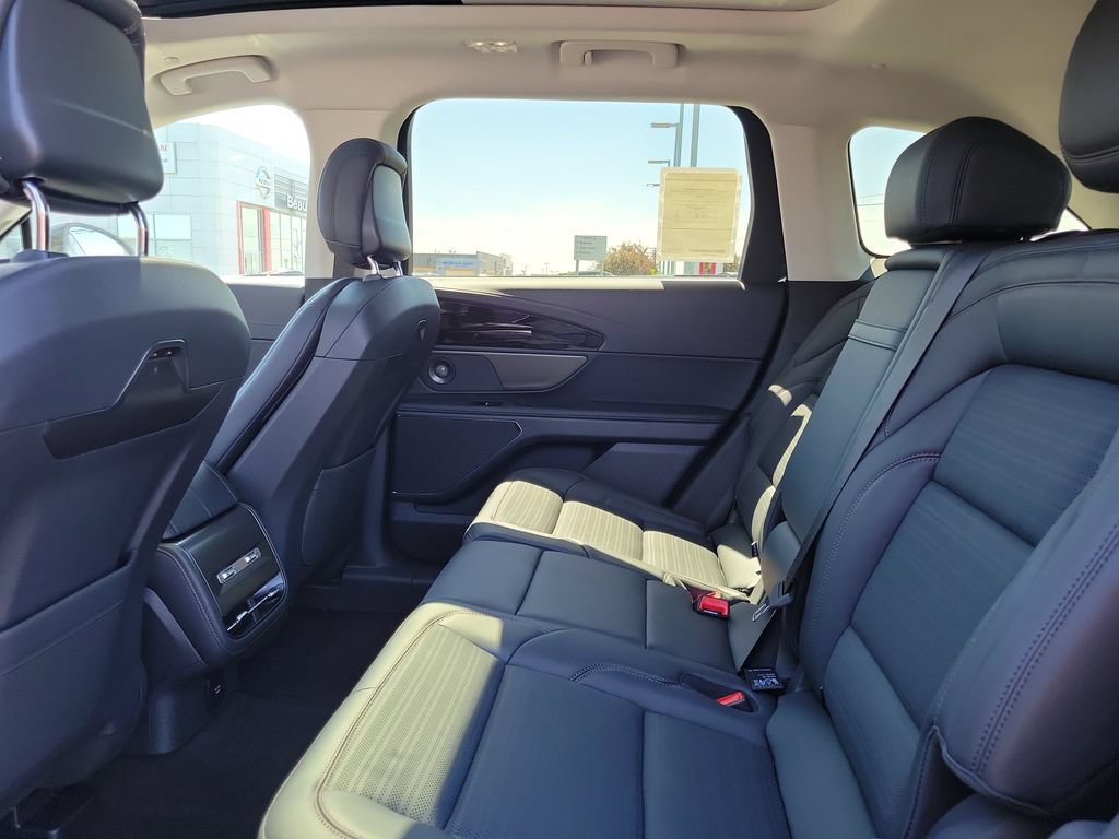 New 2026 Lincoln Nautilus Reserve AWD/4WD image 14