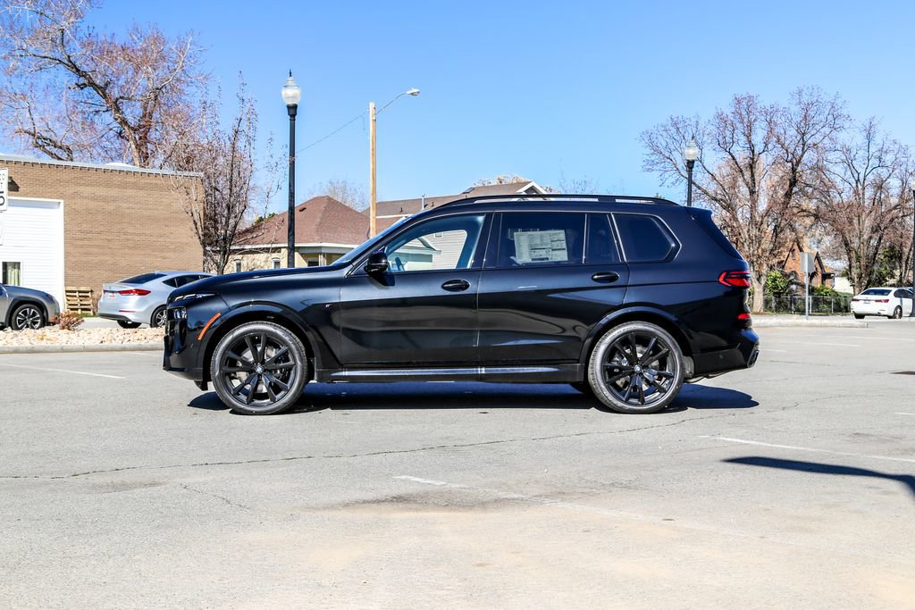 New 2026 BMW X7 M60i image 2