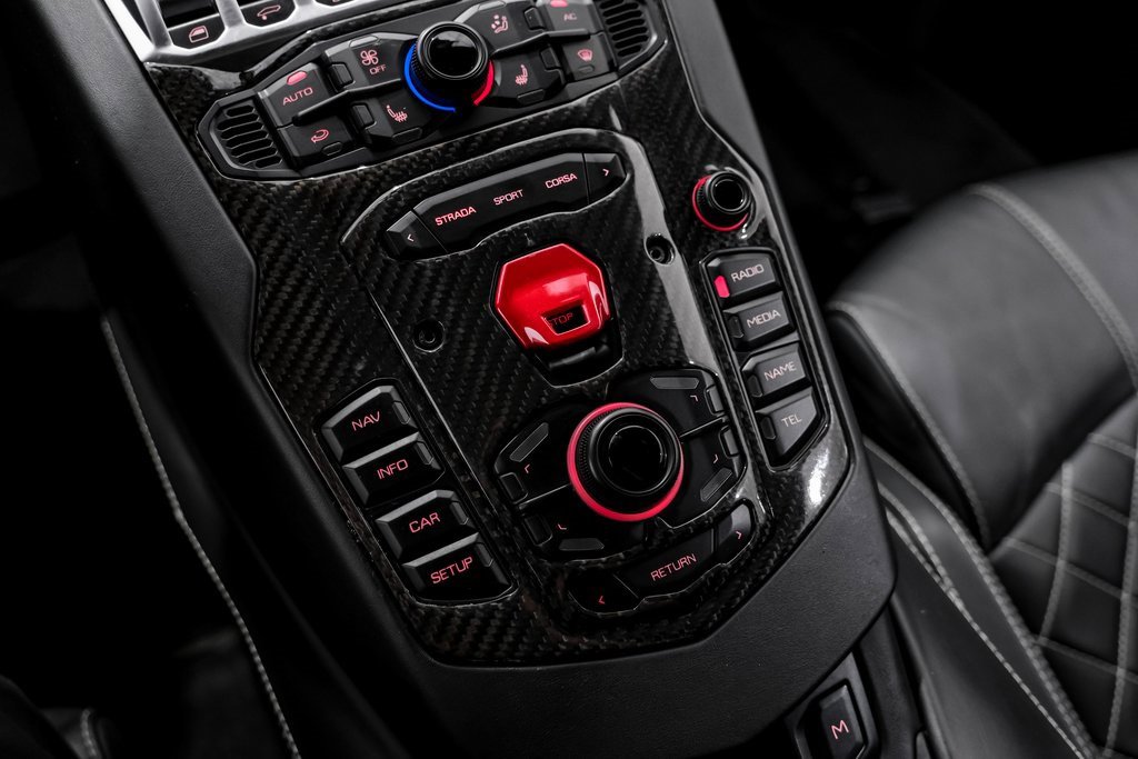 Used 2016 Lamborghini Aventador LP 700-4 image 21