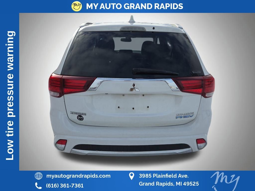 Used 2018 Mitsubishi Outlander SEL image 6