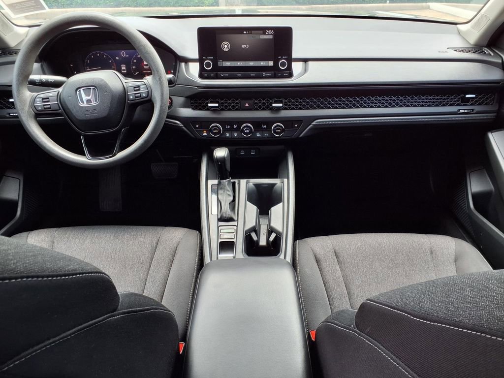 Used 2023 Honda Accord EX image 9