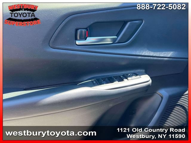 Used 2026 Toyota Prius Plug-In Hybrid FWD image 18