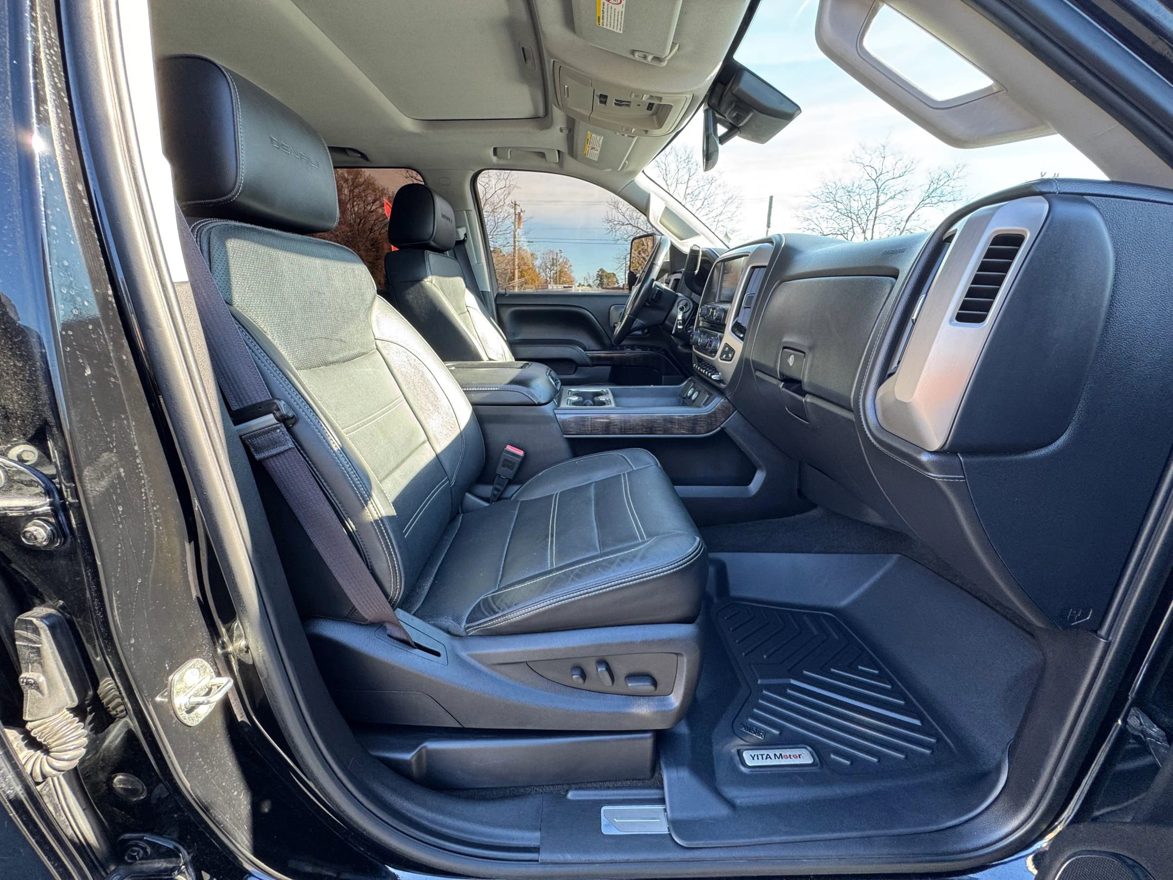 Used 2016 GMC Sierra 2500 Denali w/ Duramax Plus Package image 22